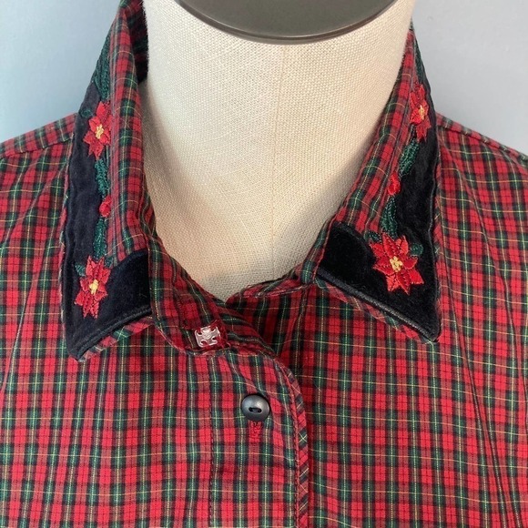 Karen Scott Red Green Plaid Velvet Trim Poinsettia Collar Button Up Shirt Size M - Picture 3 of 12